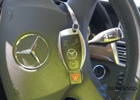 2010 Mercedes-Benz E 550 4Matic from USA, damaged, VIN WDDHF9AB2AA141689